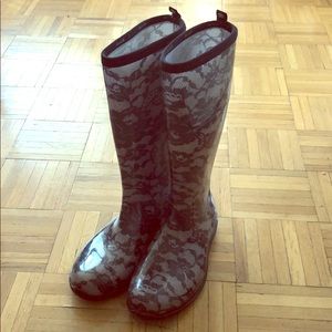 Kamik lace design rain boots